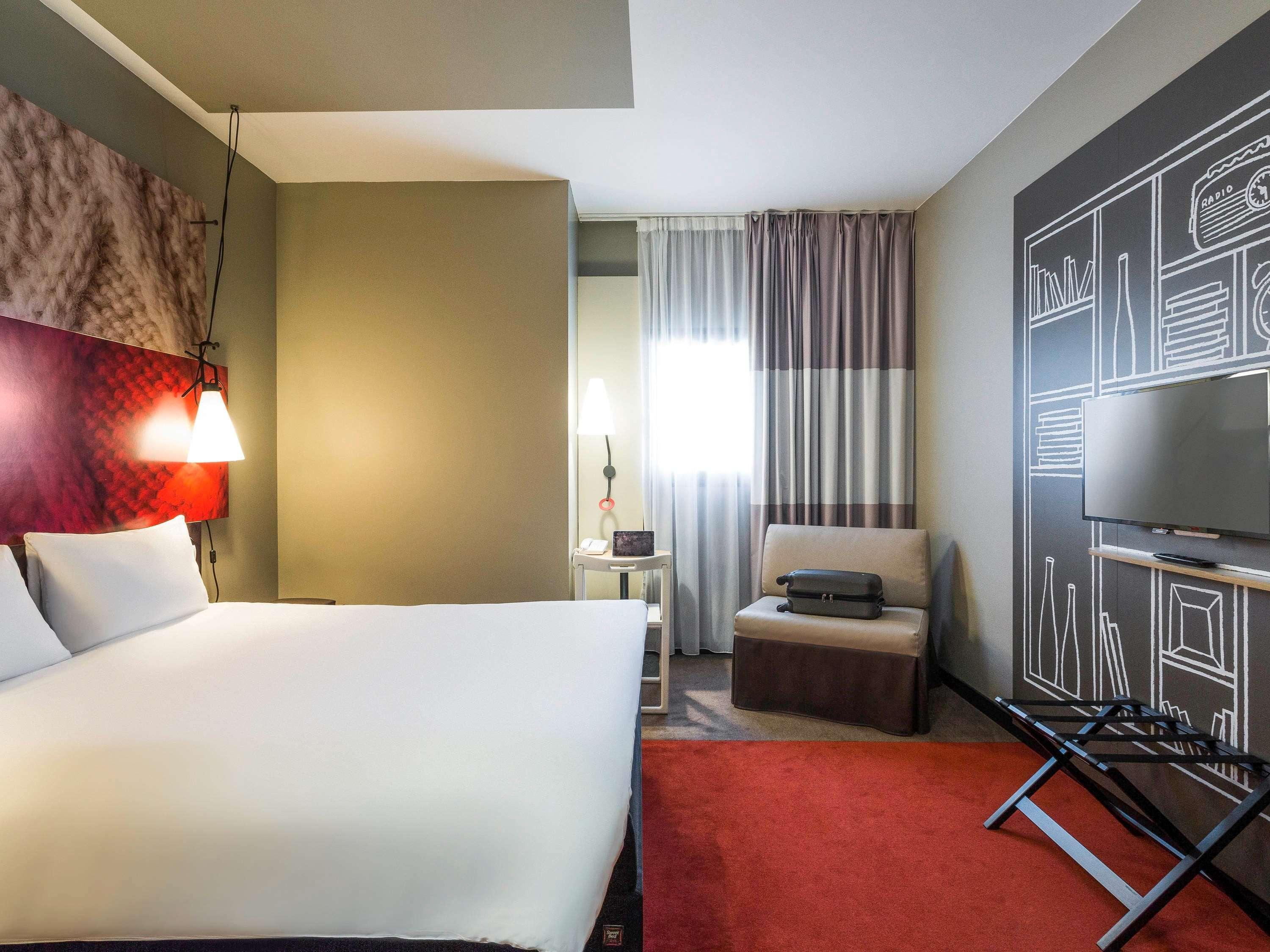 Ibis Bordeaux Centre - Gare Saint-Jean Hotel Exterior photo