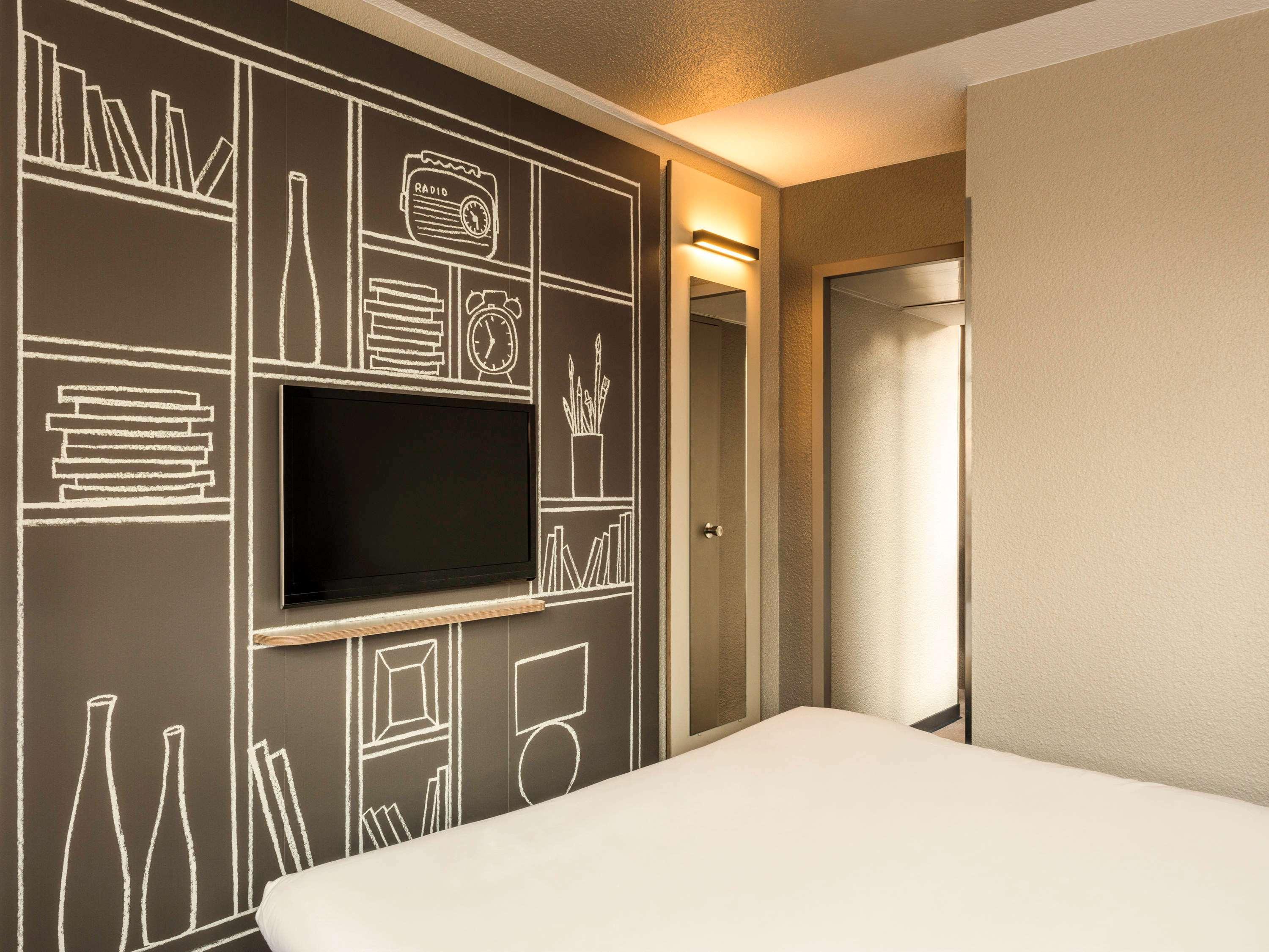 Ibis Bordeaux Centre - Gare Saint-Jean Hotel Exterior photo