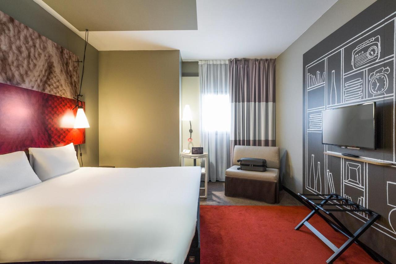 Ibis Bordeaux Centre - Gare Saint-Jean Hotel Exterior photo